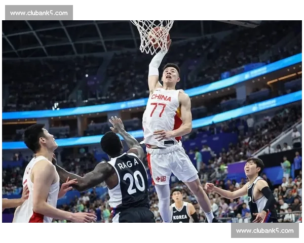 极限飞跃 篮球赛场上的扣篮奇迹 点燃激情瞬间 极限飞跃 篮球赛场上的扣篮奇迹 点燃激情瞬间